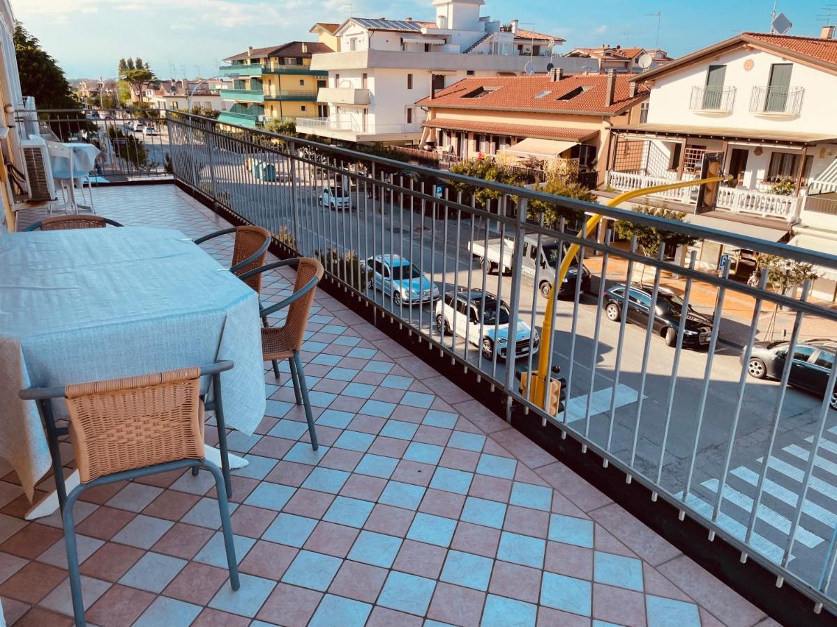 Family Apartment Piazza Milano - Jesolo Exterior foto